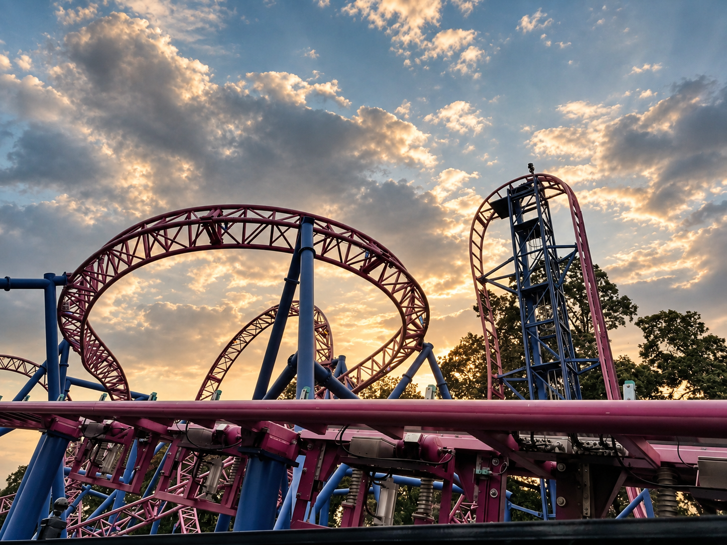 Oaks Amusement Park의 롤러코스터 Adrenaline Peak 트랙을 가까이에서 본 풍경